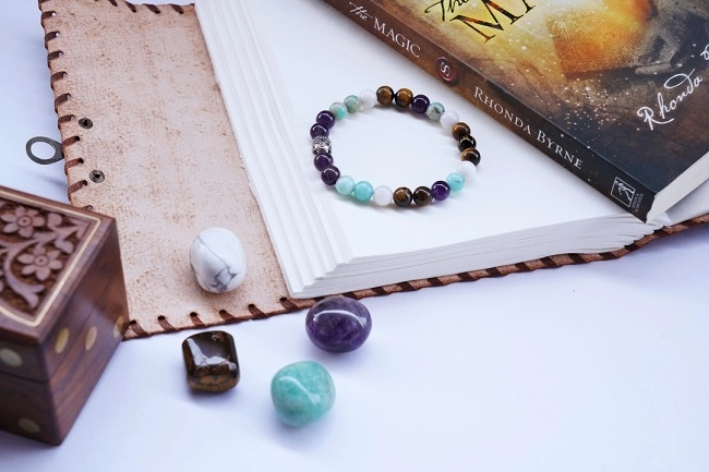 How To Pick Right Crystal According To Your Zodiac Signv
