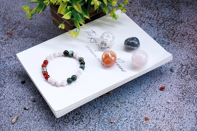 How To Pick Right Crystal According To Your Zodiac Sign
