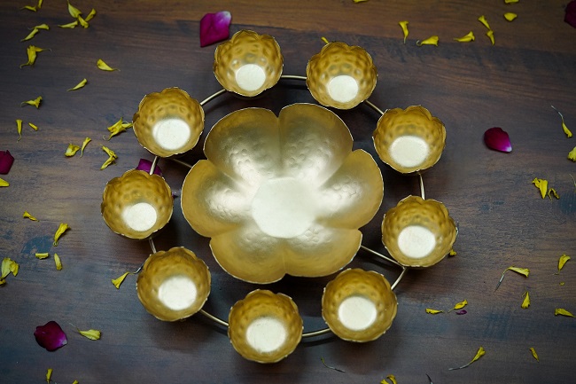 Decorative Flower Urli Bowl Perfect For Water Flower Arrangement