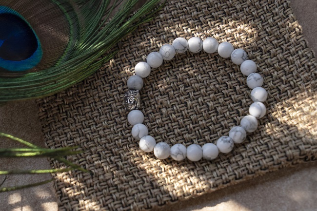 Natural Howlite Bracelet with Buddha