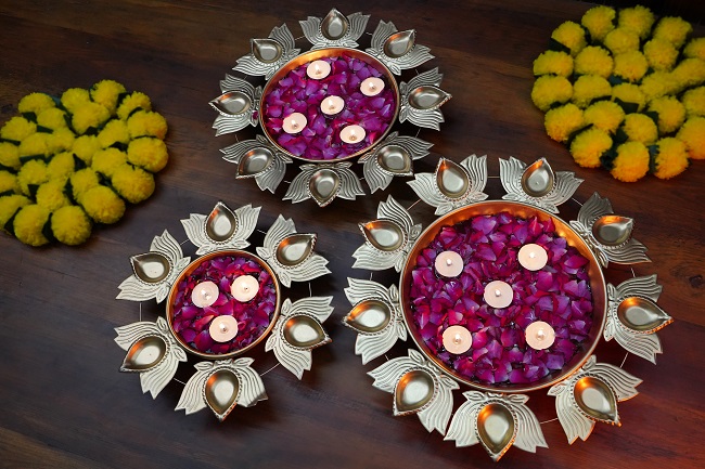 Decorative Lotus Urli Set For Home And Festivals