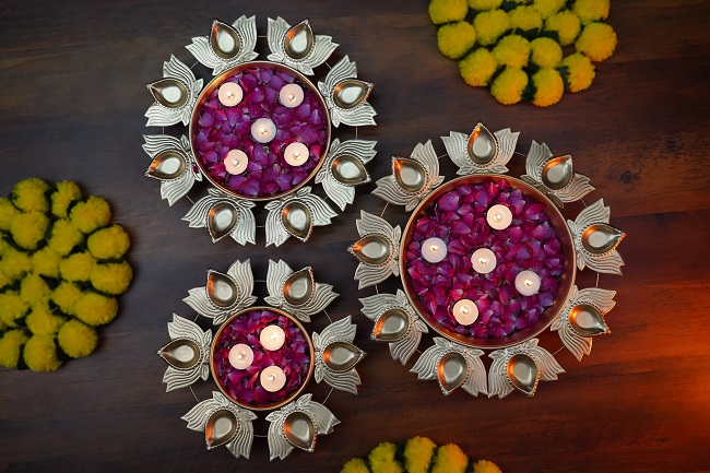 Decorative Lotus Urli Set For Home And Festivals