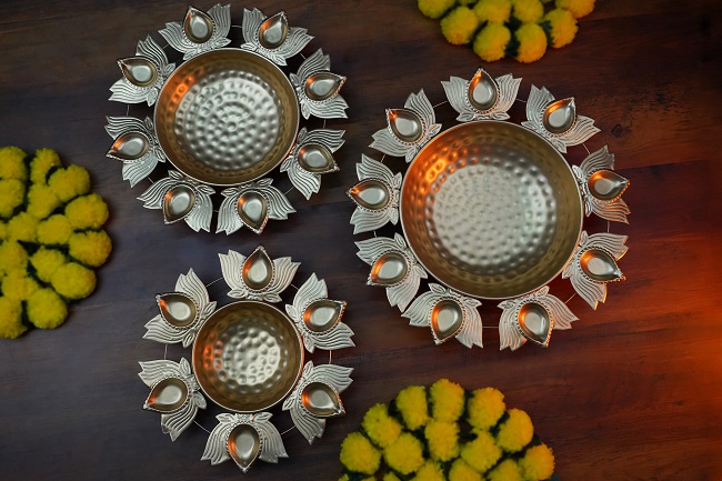 Decorative Lotus Urli Set For Home And Festivals