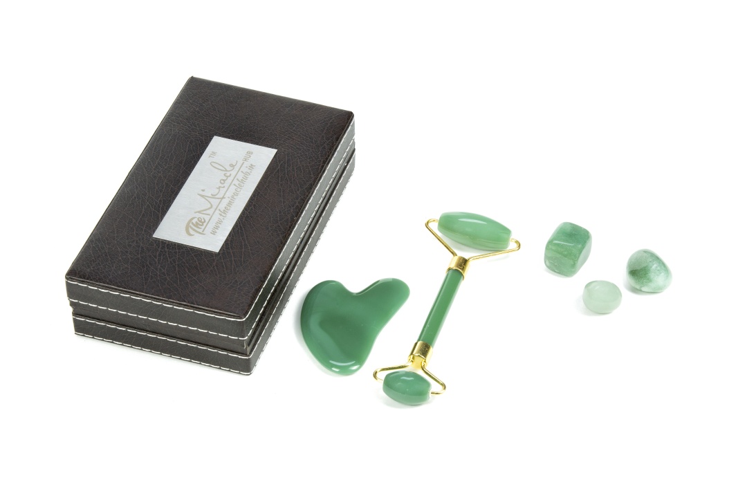 Green Jade Gua Sha and Face Roller Miracle Tumble Set