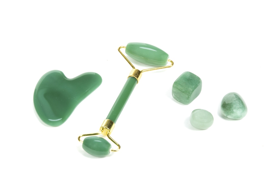 Green Jade Gua Sha and Face Roller Miracle Tumble Set