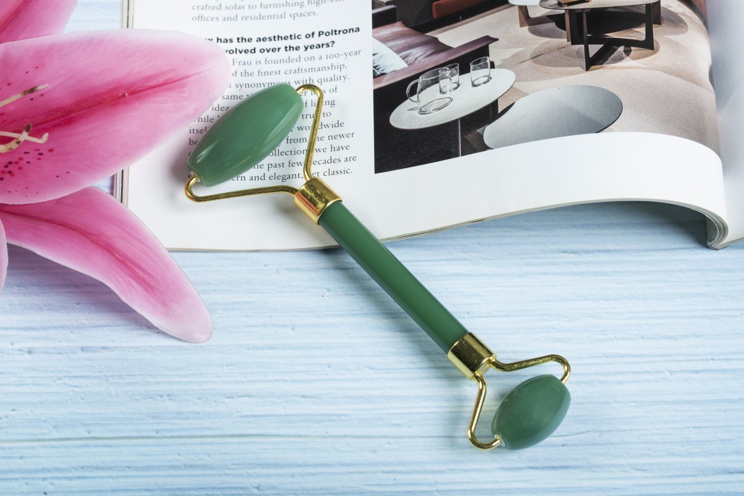 Green Jade Miracle Face Roller