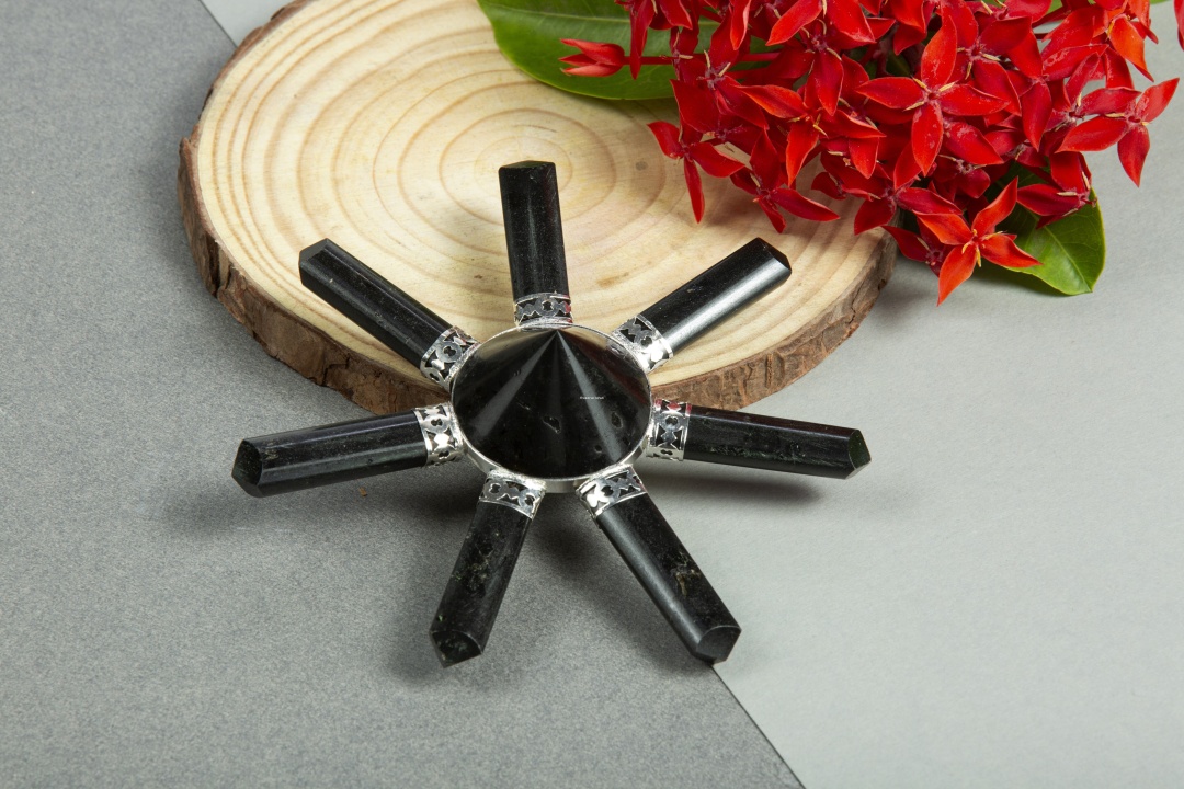 Reiki Crystal Black Tourmaline Pyramid Generator