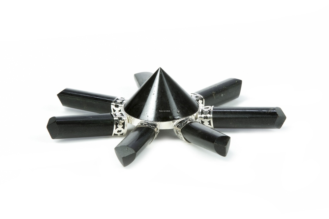 Reiki Crystal Black Tourmaline Pyramid Generator