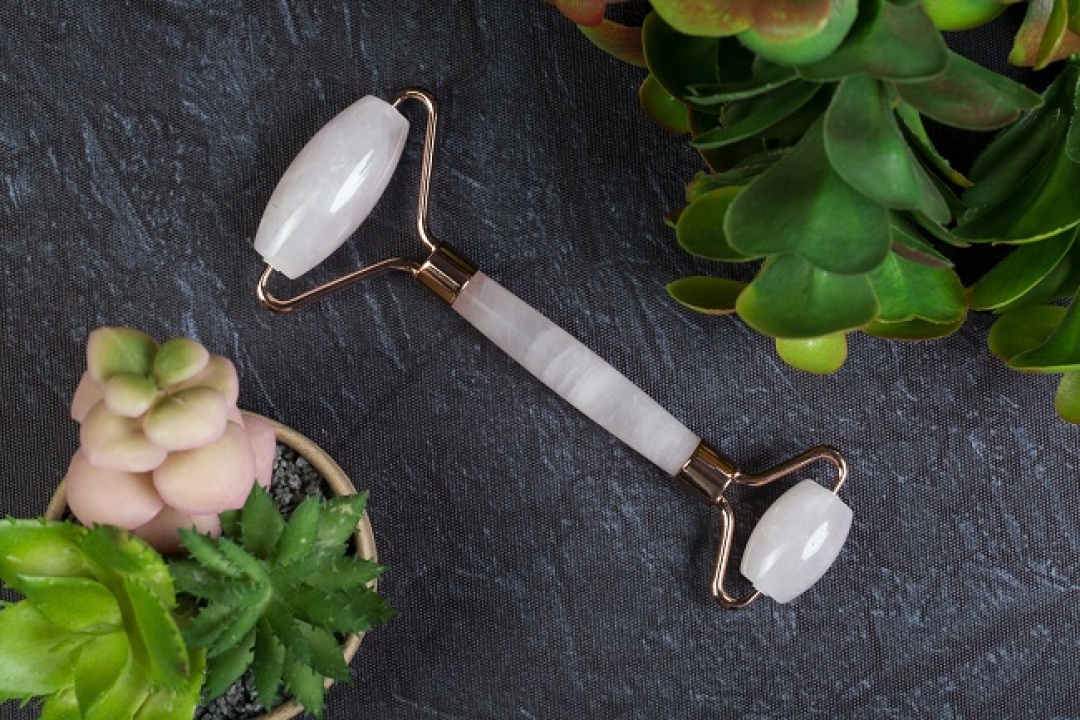 Rose Quartz Miracle Face Roller
