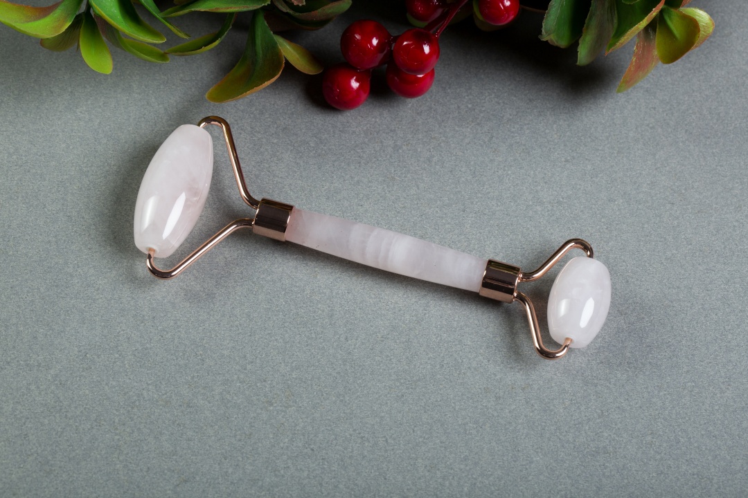 Rose Quartz Miracle Face Roller
