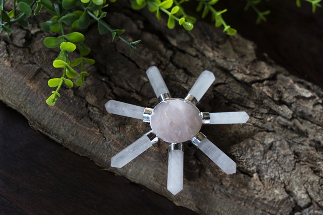 Reiki Crystal Rose Quartz Pyramid Generator