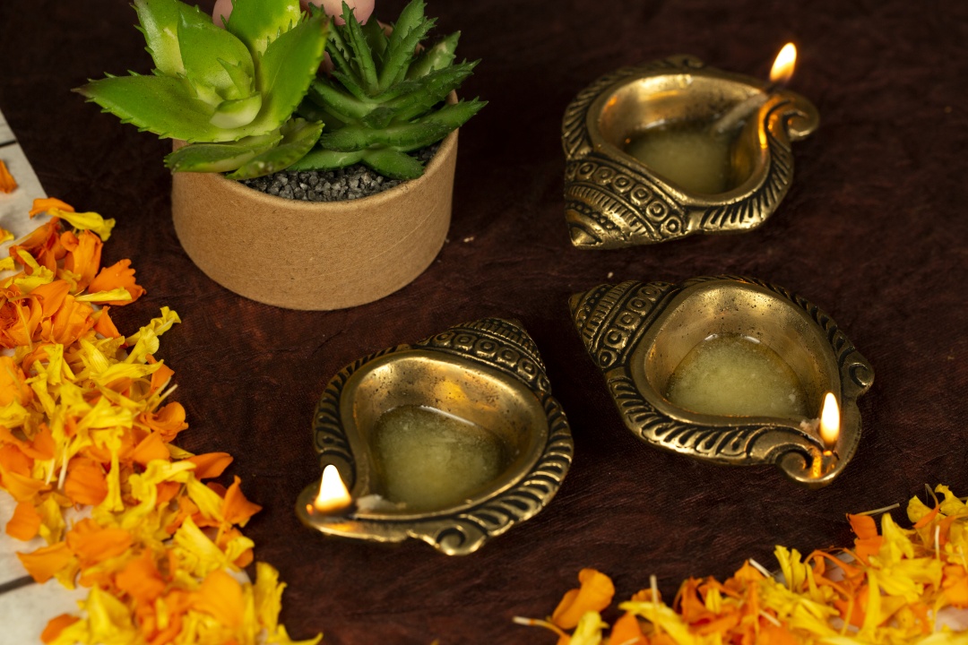 Traditional Brass Oil Lamp Diya 1 Piece