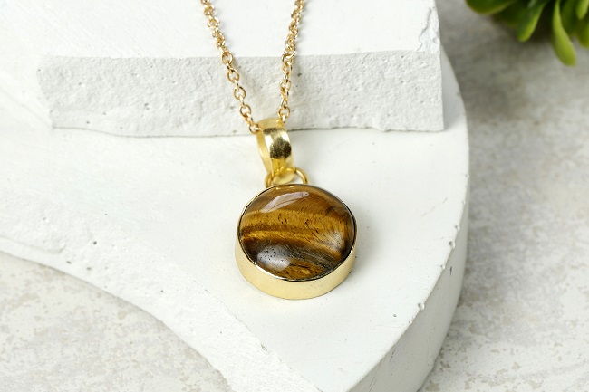 Round Tigers Eye Pendant With Chain