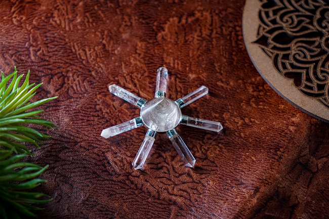 Reiki Crystal Clear Quartz Pyramid Generator